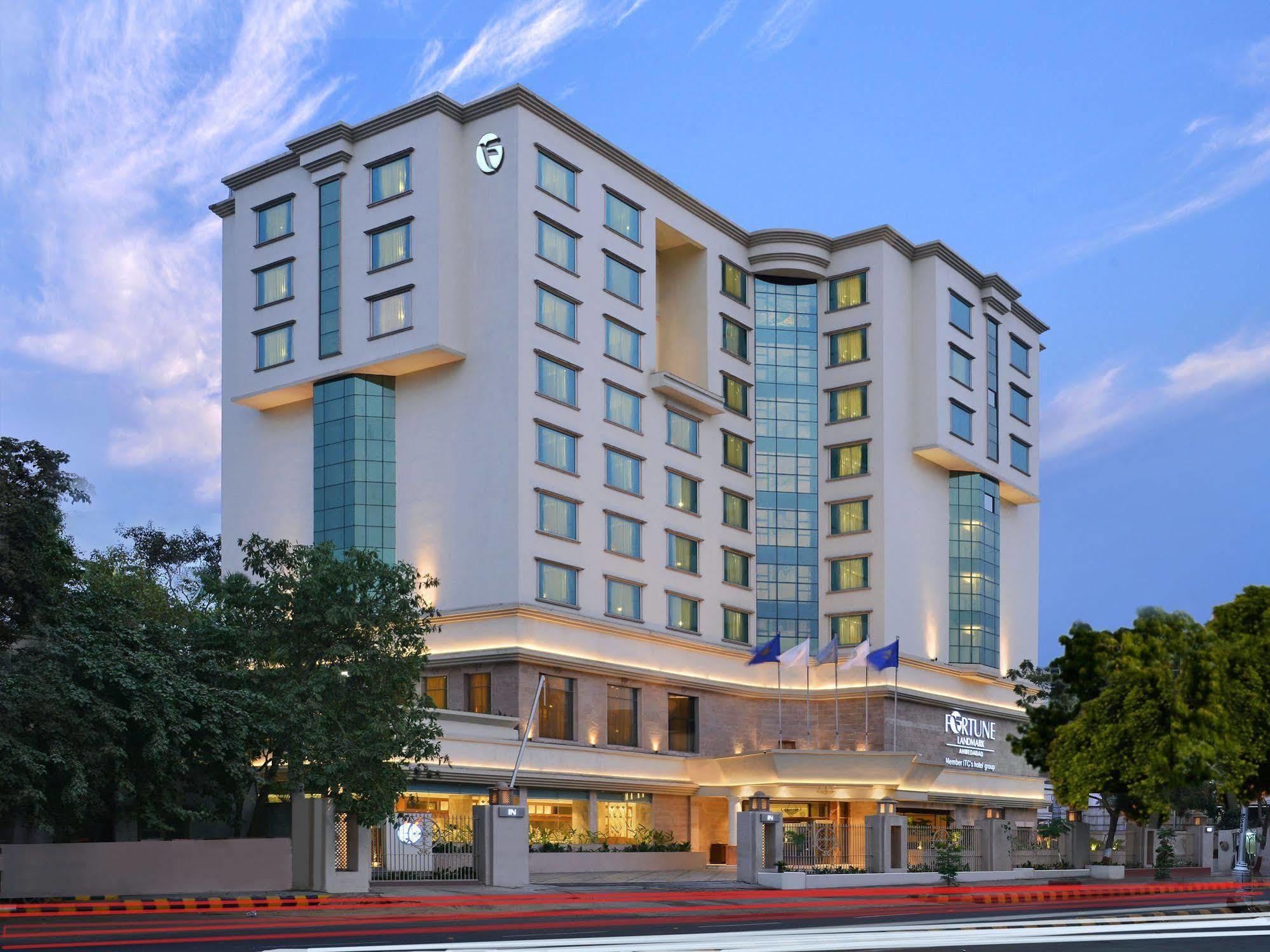 Fortune Landmark Hotel - Member ITC Hotel Group Ahmedabad Exterior foto